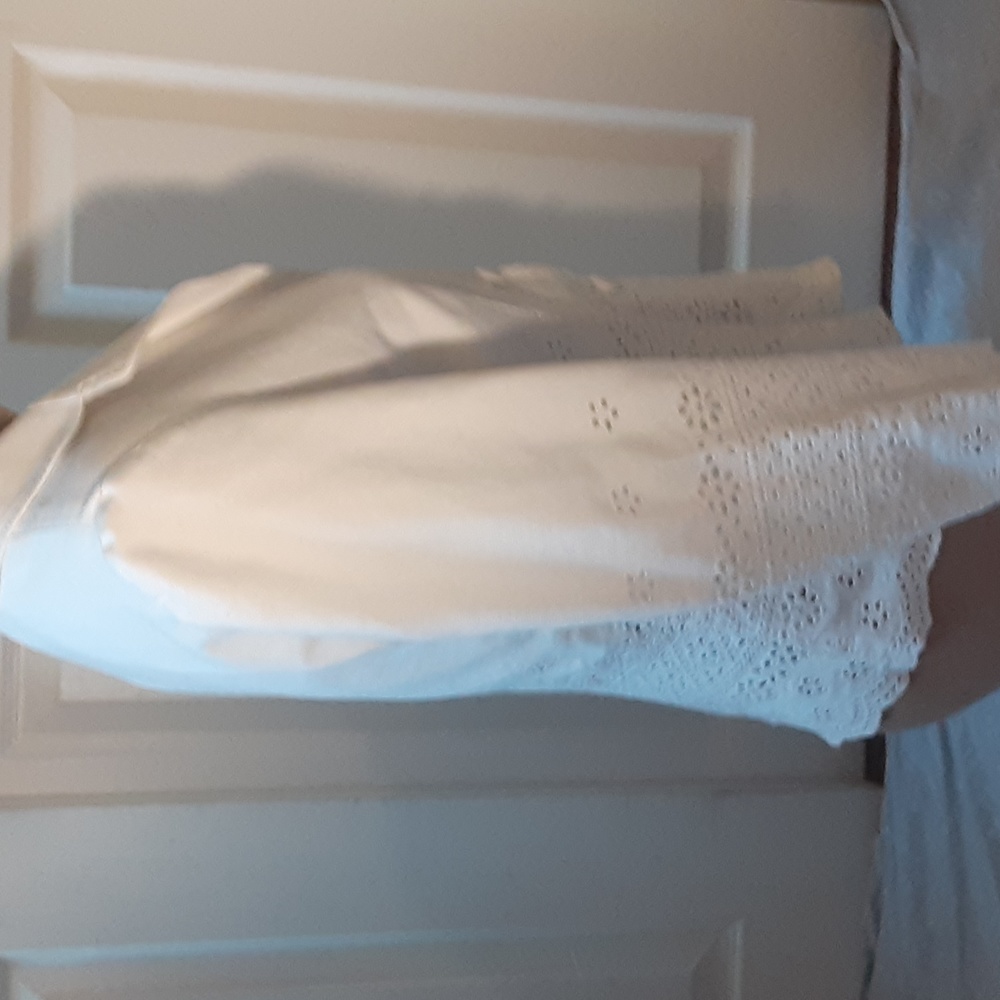 Ann Taylor White Eyelet Floral Cutout Blazer Jacket | Size 6 | Spring Chic - Picture 5 of 12